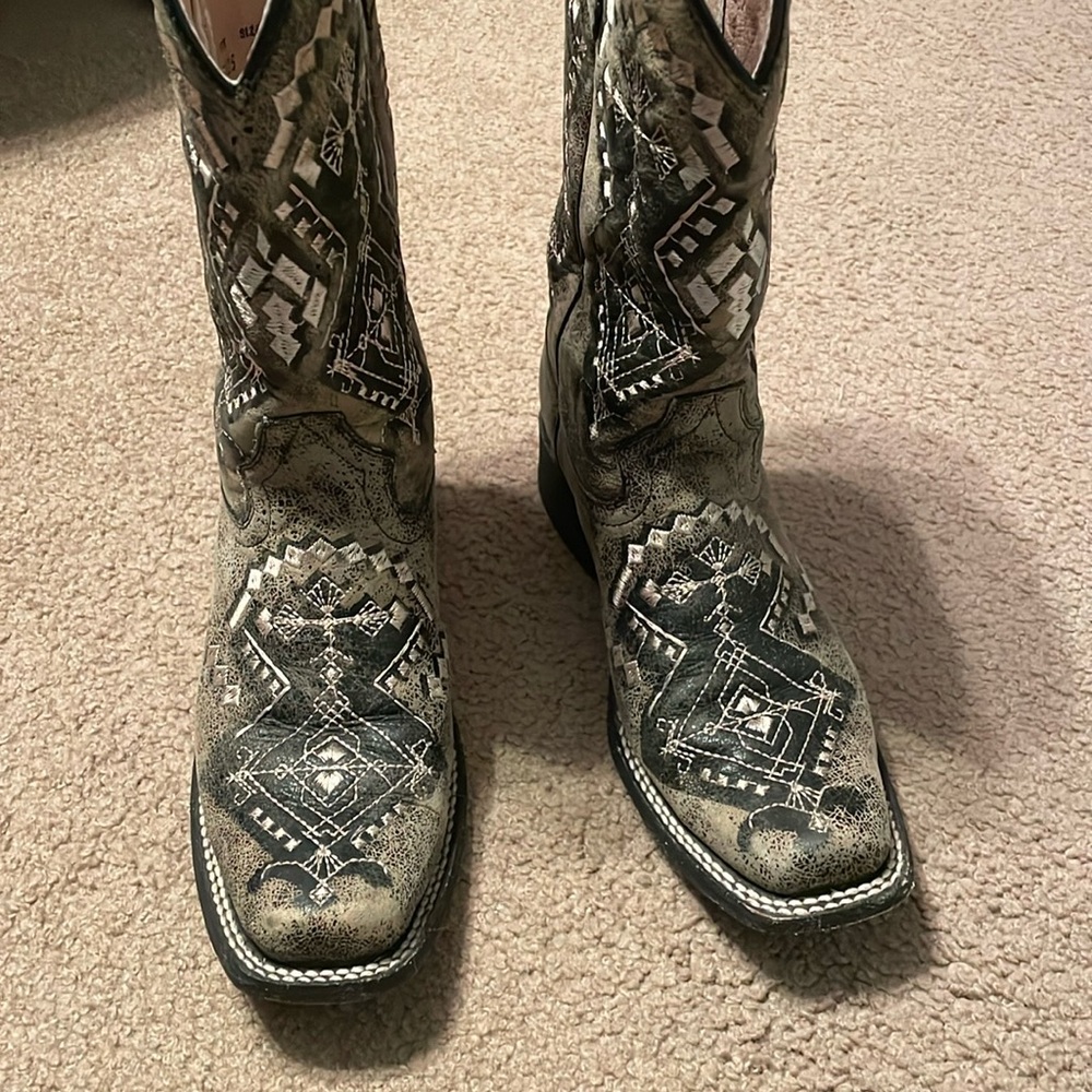 Circle G women’s boots size 8